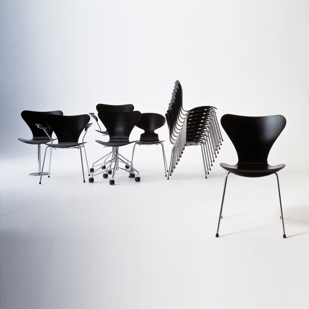 Fritz hansen series 7 best sale swivel chair