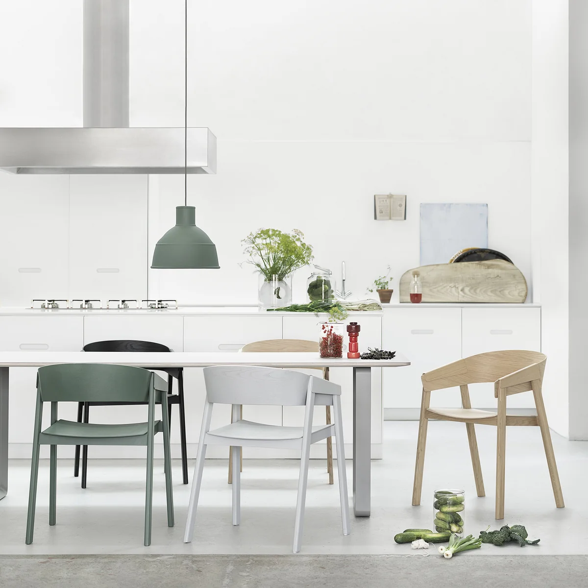 フィンランド MUUTO COVER CHAIR The Muuto Cover Chair in the home design shop