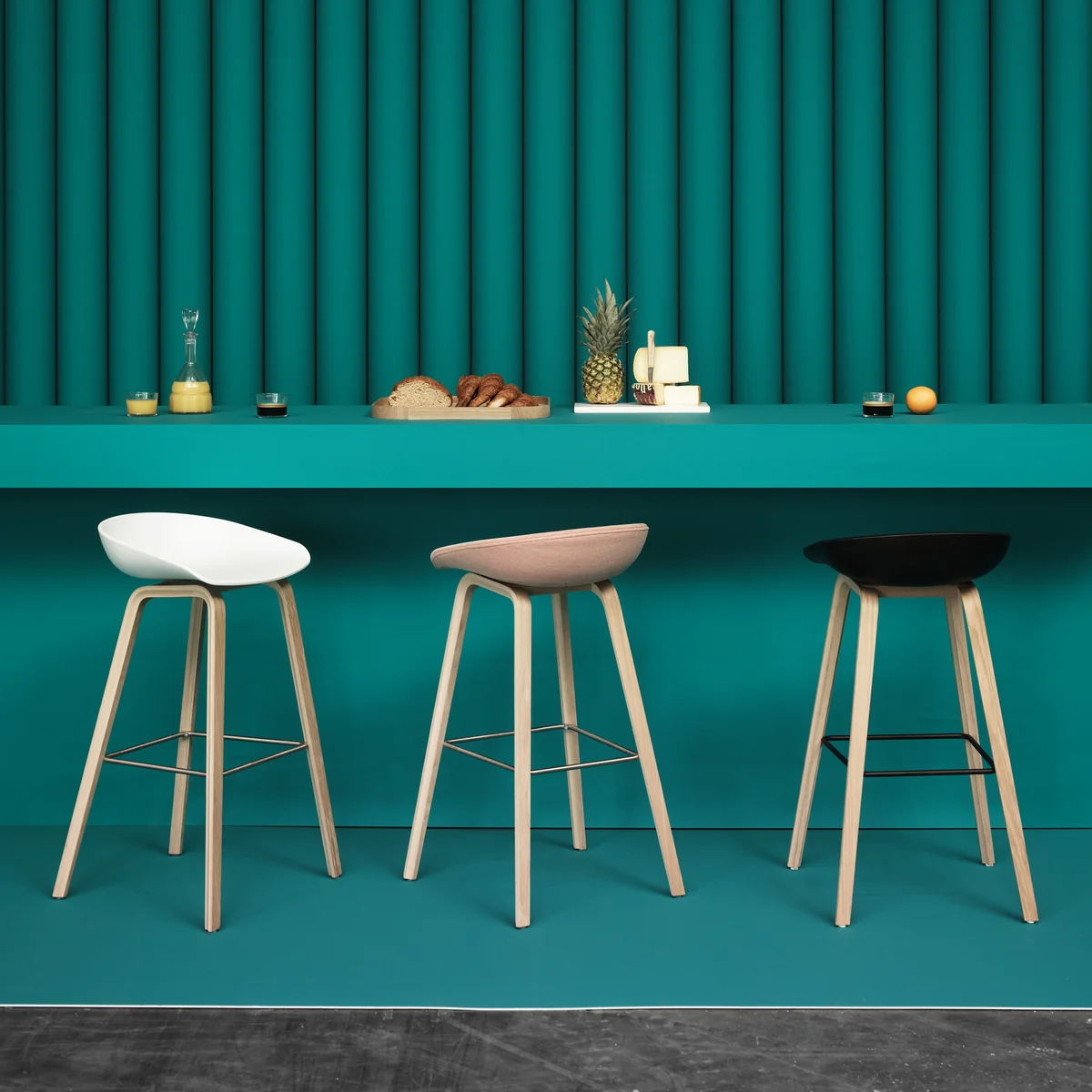 HAY ABOUT A STOOL AAS32 ブラック HAY - About A Stool AAS 32 | Connox