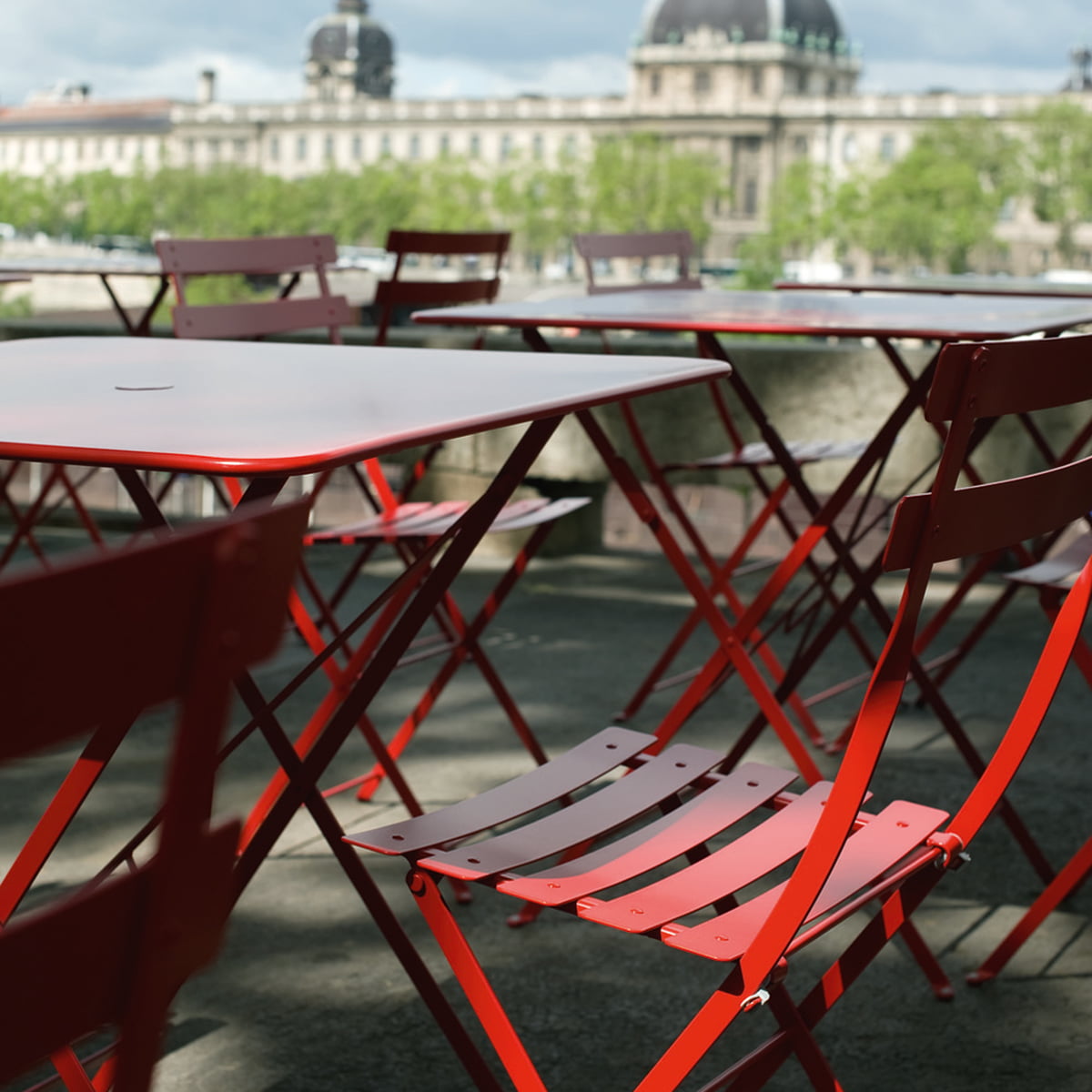 Table de jardin Bistro D.117 cm - Métal pliante ronde - Fermob.