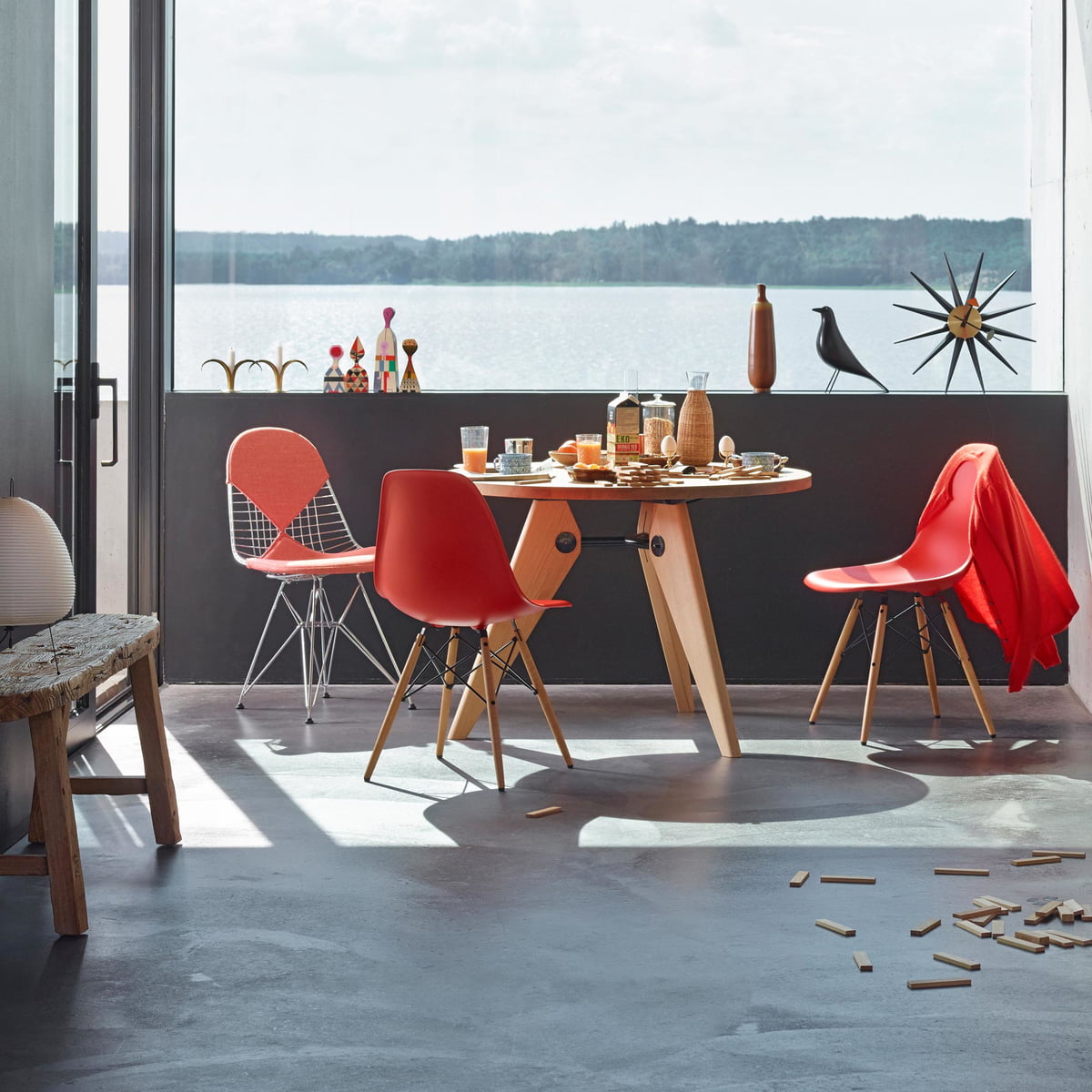 Eames Plastic Side Chair DSW | Connox Shop