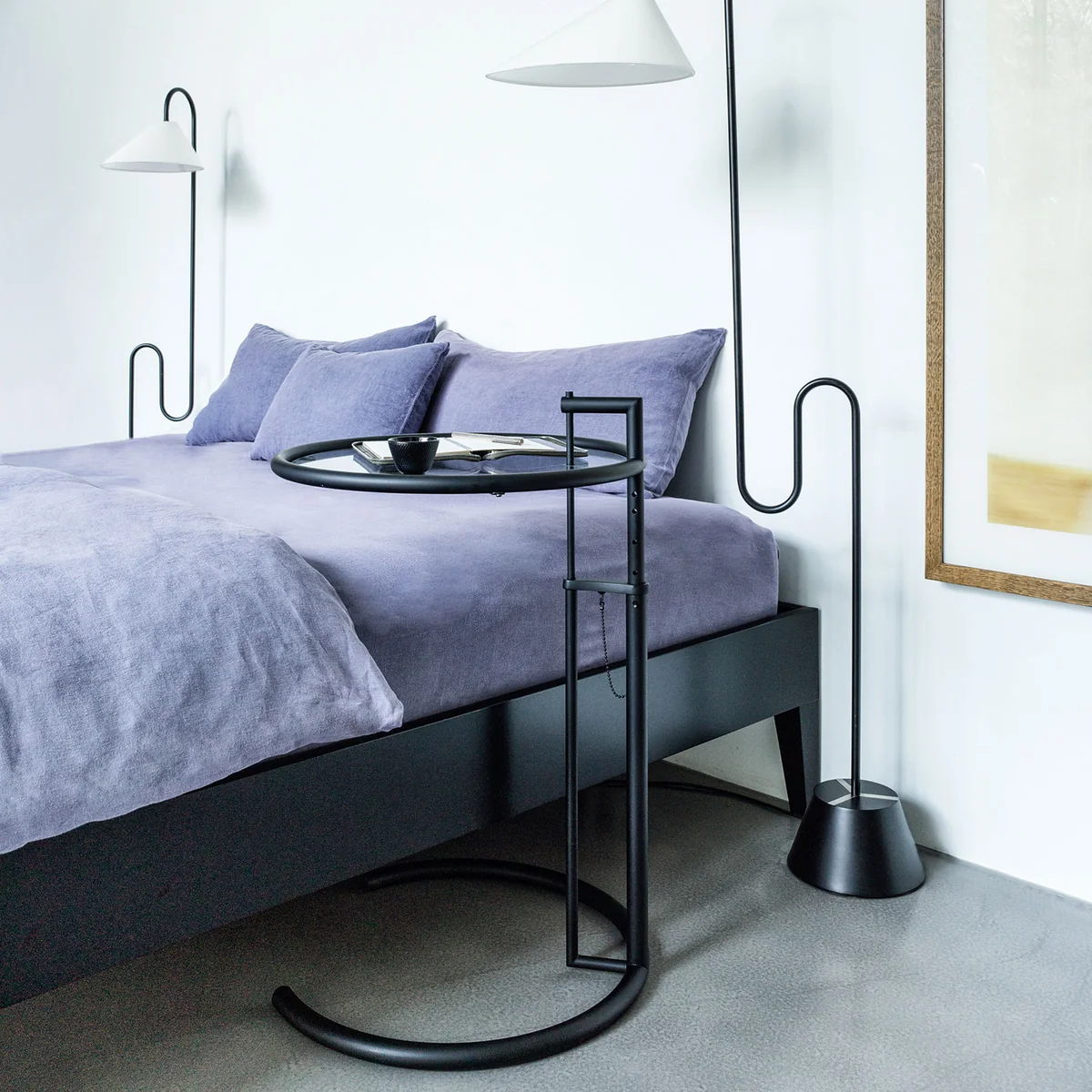サイドテーブル・ナイトテーブル・ローテーブル adjustable side table Eileen Gray E-1027 Adjustable Table E 1027 | Made by Classicon