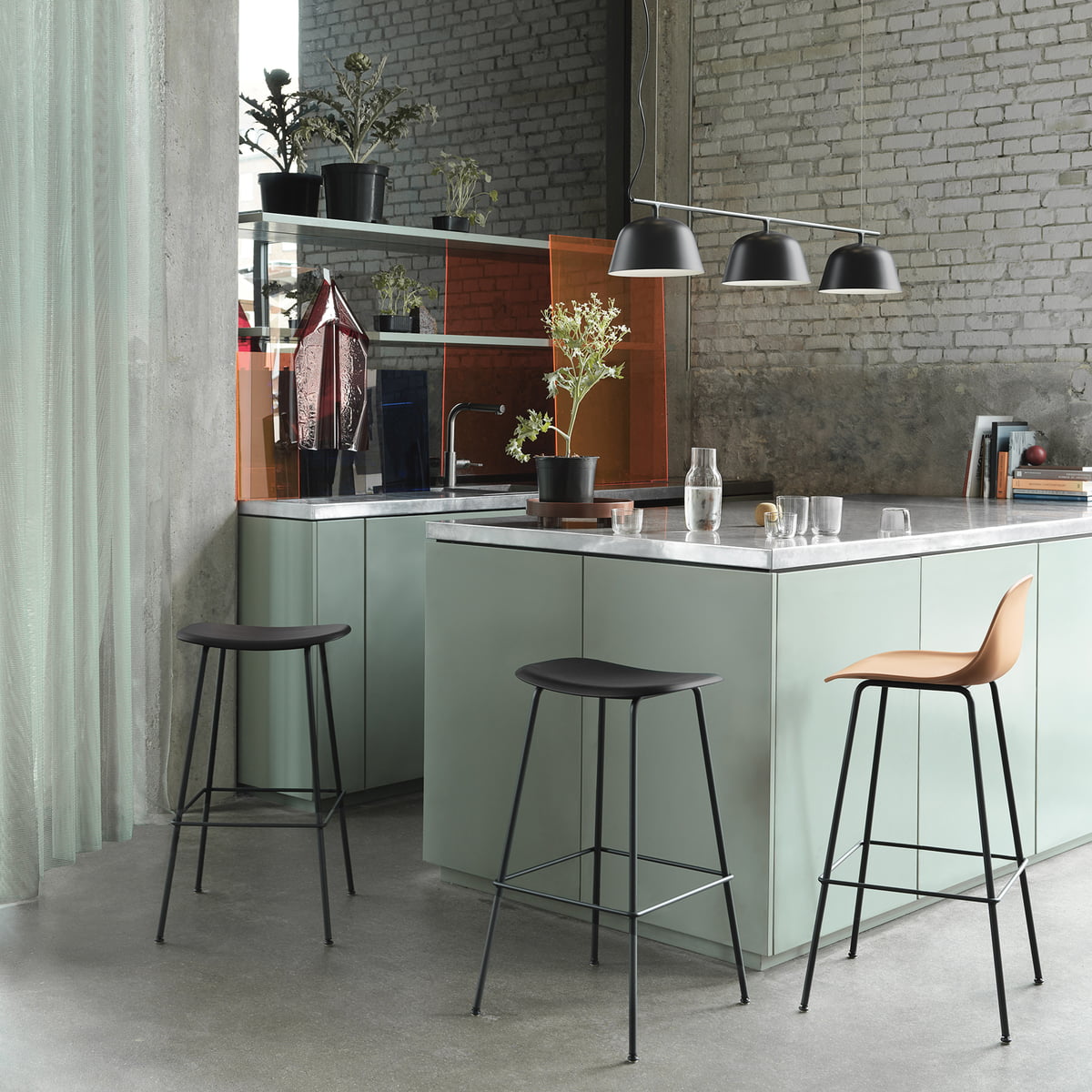 Fiber Bar Tube Base with Backrest by Muuto | Connox