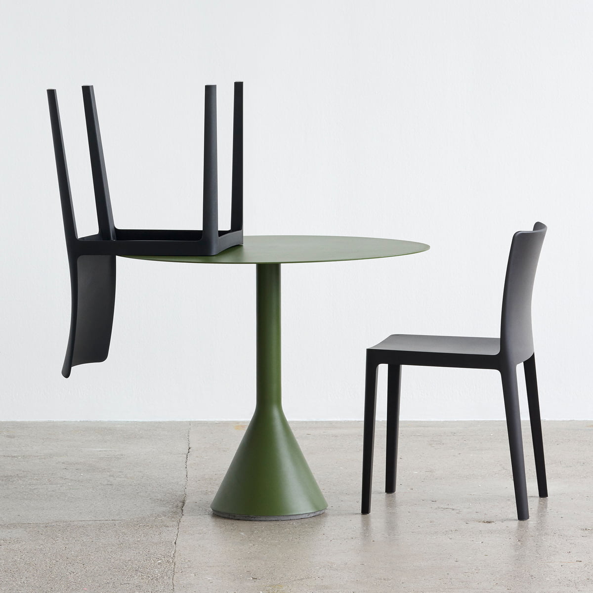 HAY ヘイELEMENTAIRE CHAIR / OLIVE Elementaire' chair, set of two, olive by Hay | Seating