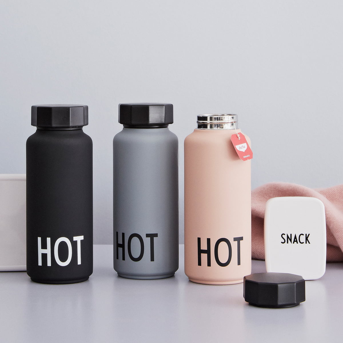 Hot & Cold Thermos 330 ml - Design Letters 30101004BLACK