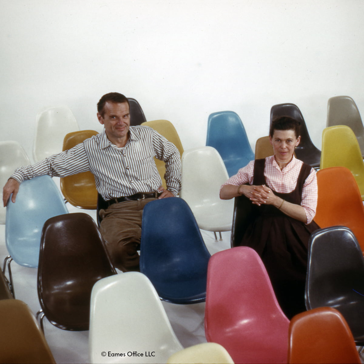 Vitra - Eames fibreglass side chair dsr | Connox
