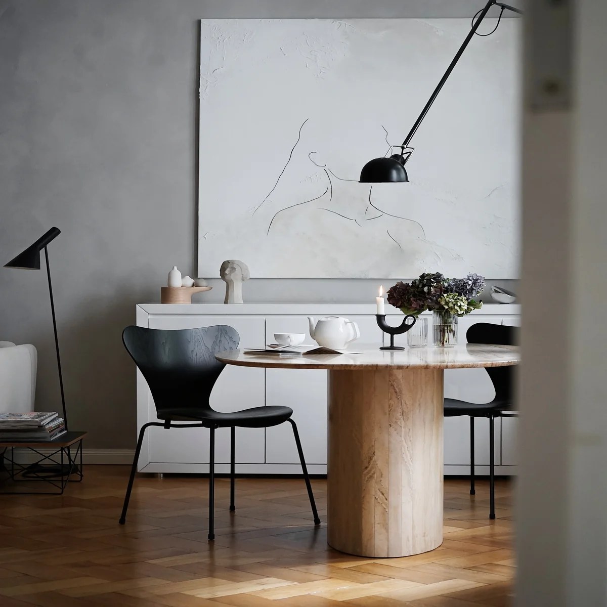 Fritz Hansen - Series 7 chair monochrome | Connox