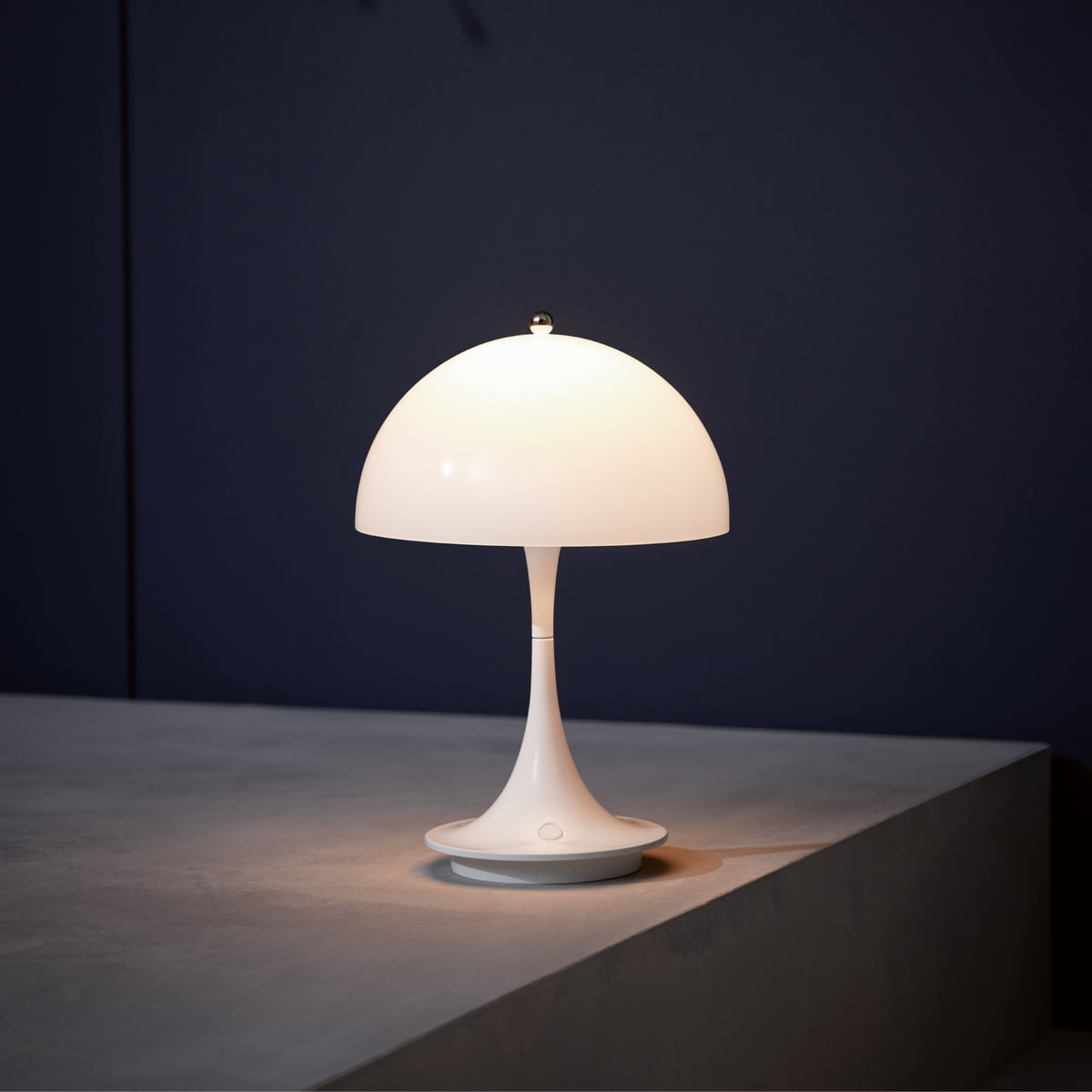 Louis Poulsen - Panthella Portable Battery LED Table Lamp | Connox