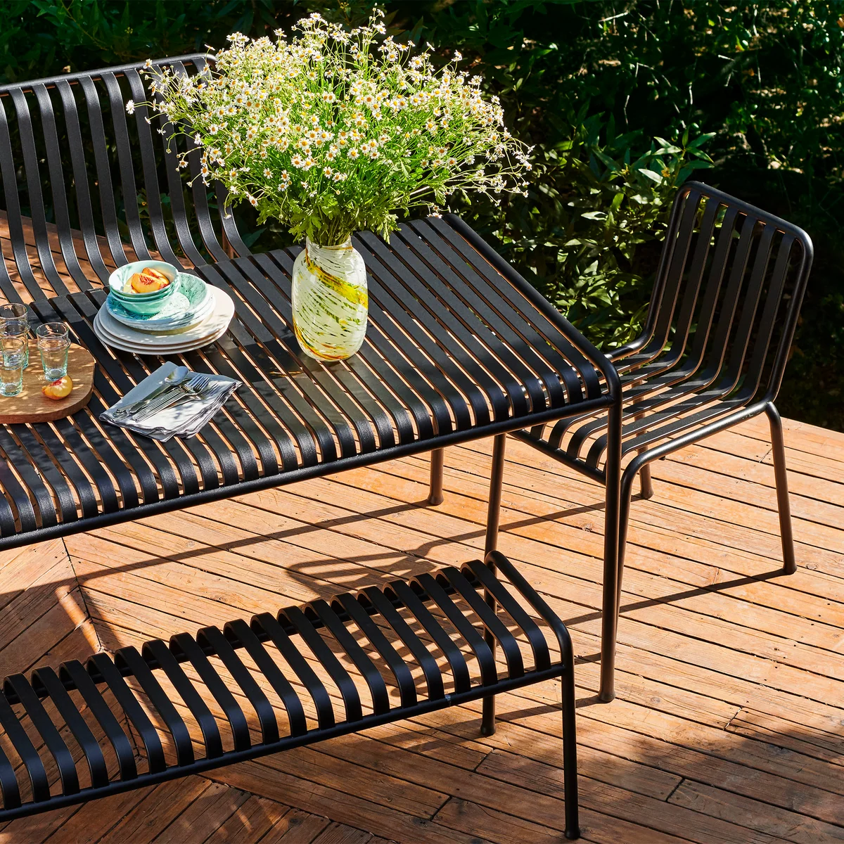 HAY PALISSADE CHAIR 2脚セット　ブラック Palissade Chair, HAY | MillerKnoll