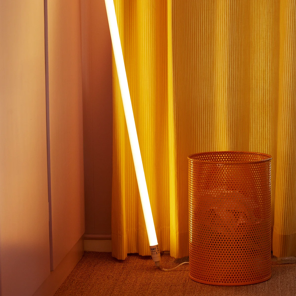 HAY NEON TUBE LED SLIM 50 イエロー NEON TUBE LED SLIM 50｜北欧デンマーク インテリアブランドの