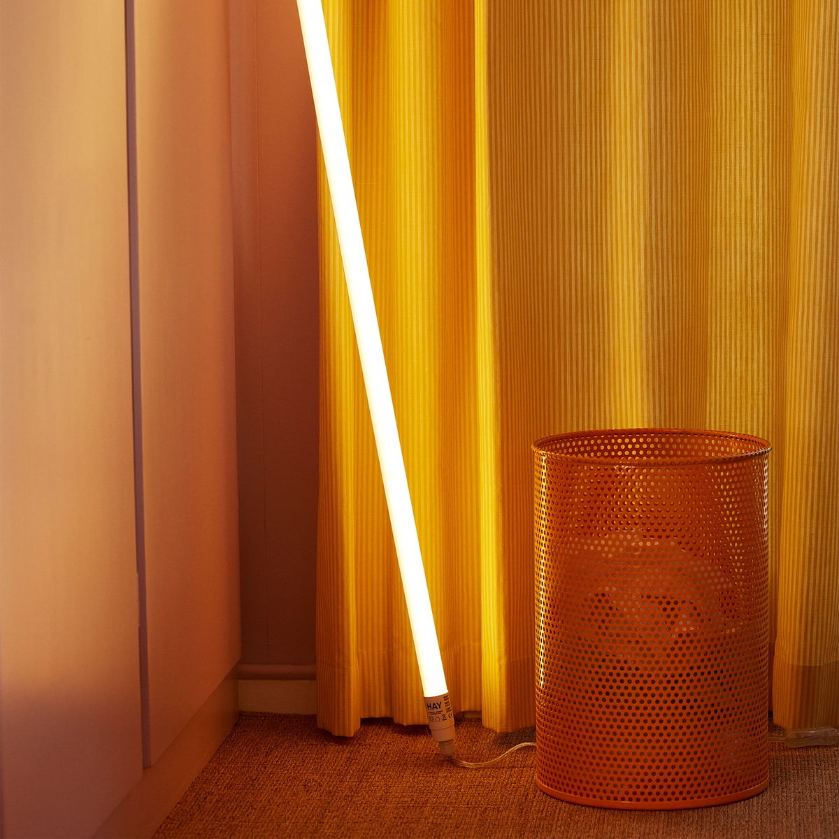 その他 HAY NEON TUBE LED SLIM 120 NEON TUBE LED SLIM 120｜北欧デンマーク インテリアブランドの