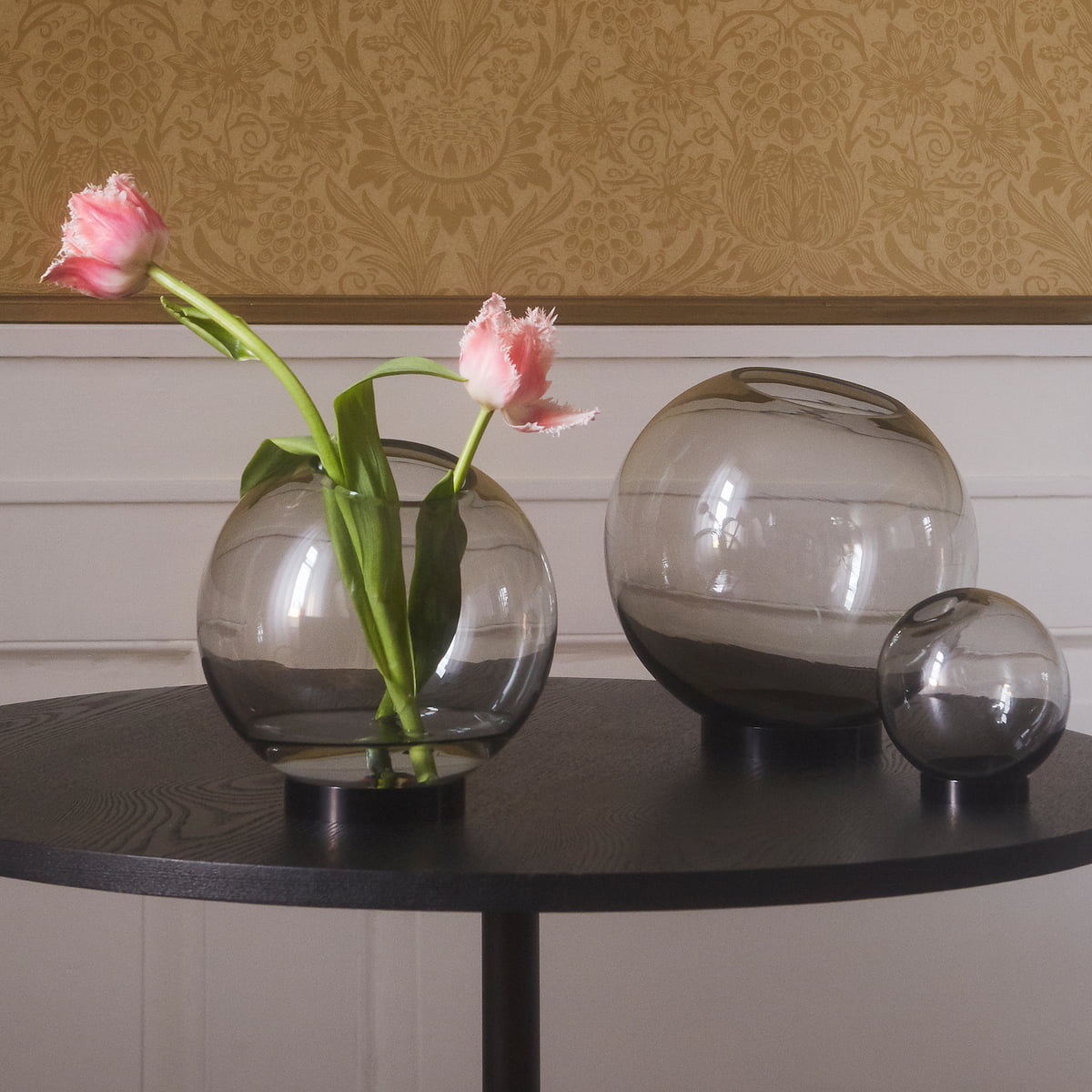 Ingrijpen Wennen aan oven AYTM - Globe Vase | Connox