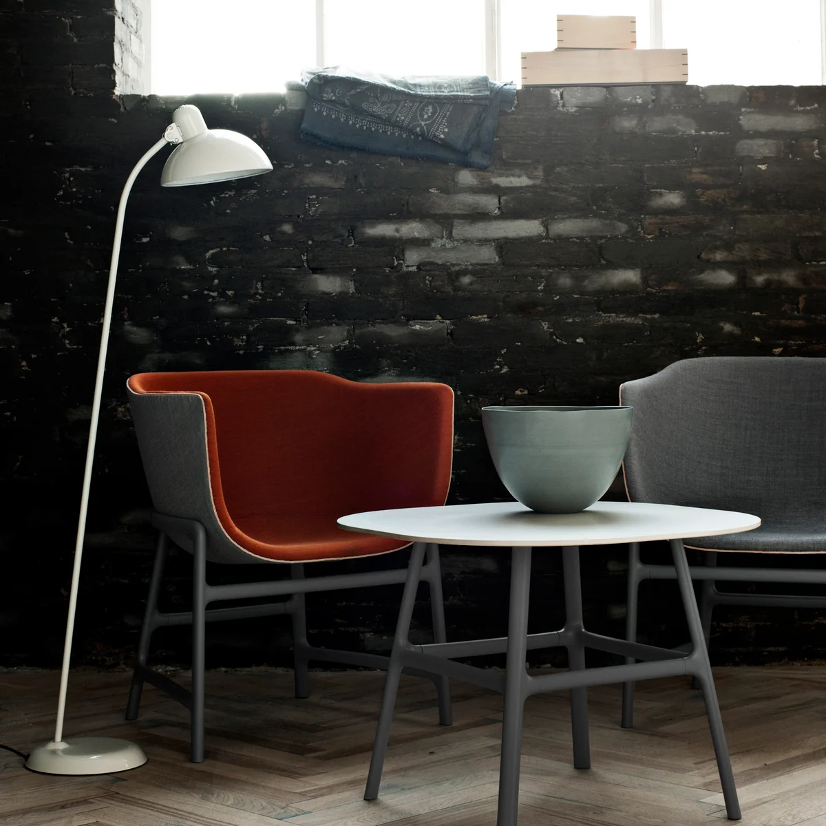 Fritz Hansen Kaiser Idell 6556-F ブラック正規品 Fritz Hansen - KAISER idell 6556-F floor lamp | Connox