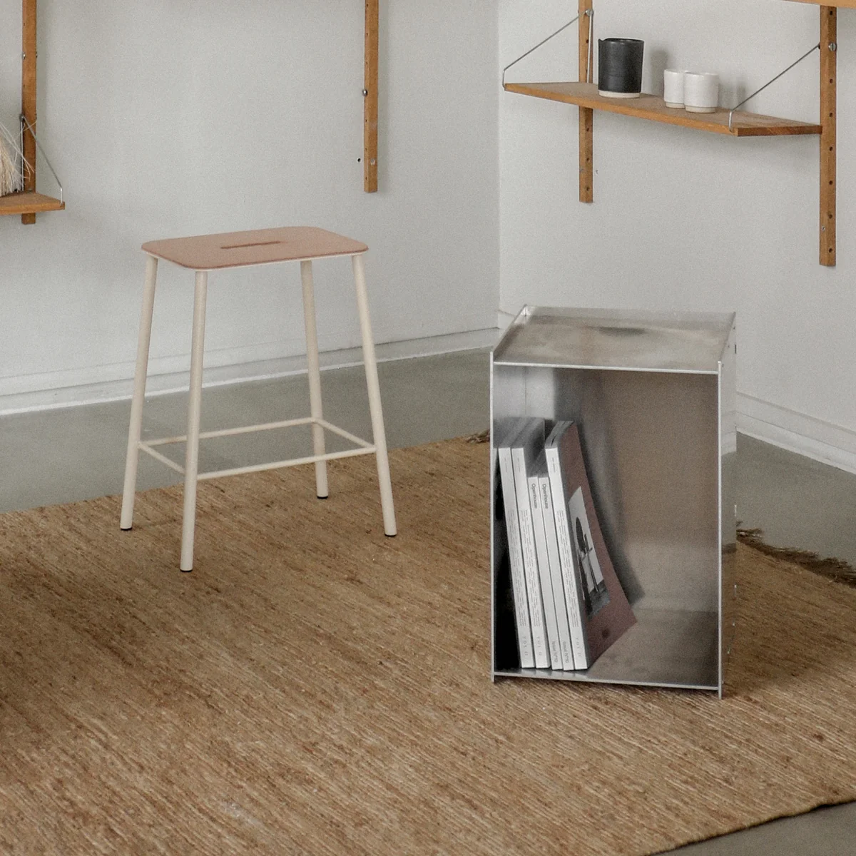 送料込　CADREA LOW STOOL 一脚 TOOU CADREA LOW STOOL / トゥー カドレア ロースツール