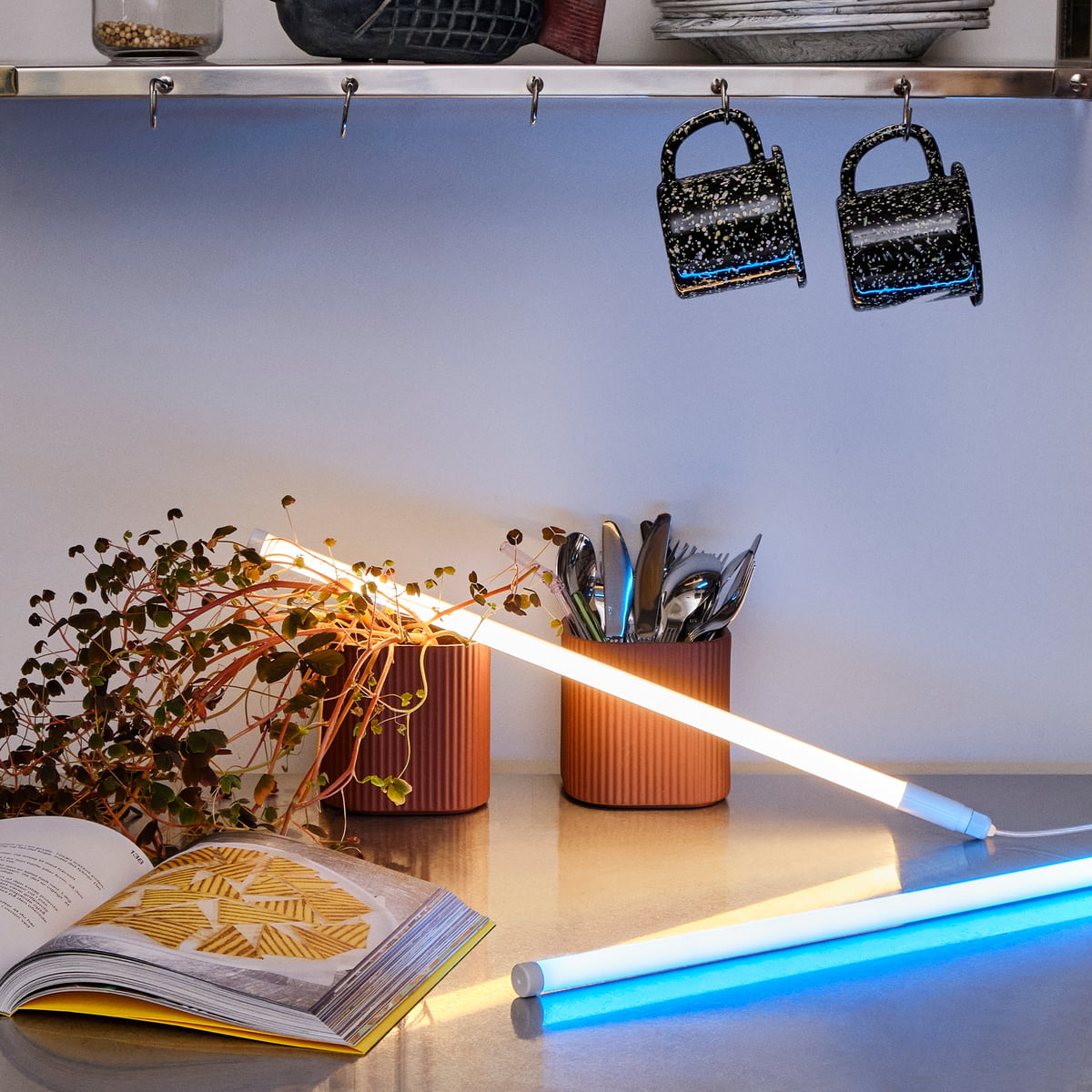 フロアスタンド NEON TUBE LED SLIM  HAY NEON TUBE LED SLIM 120｜北欧デンマーク インテリアブランドの