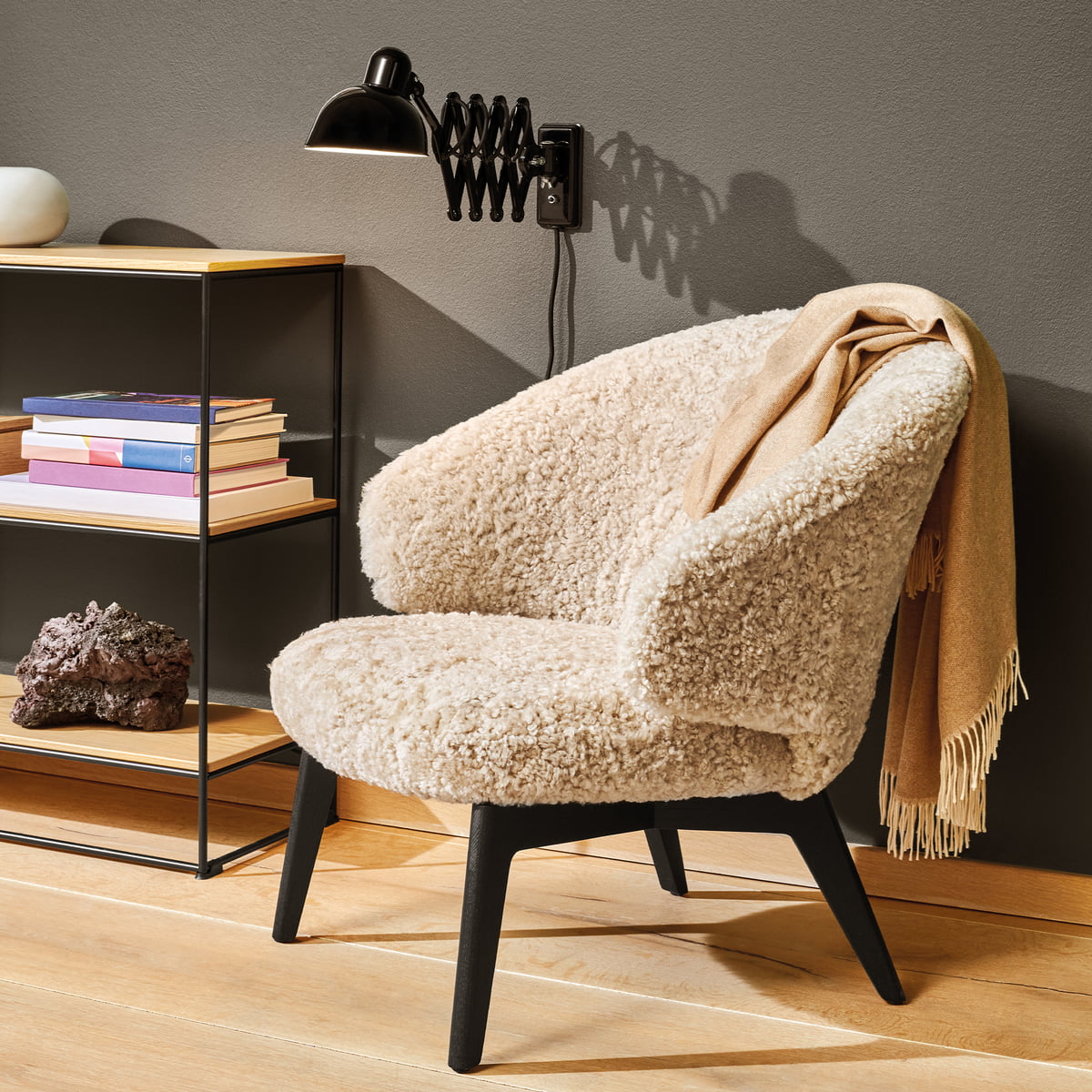 Fritz Hansen - Let Lounge chair wooden frame, sheepskin, curly moonlight /  black