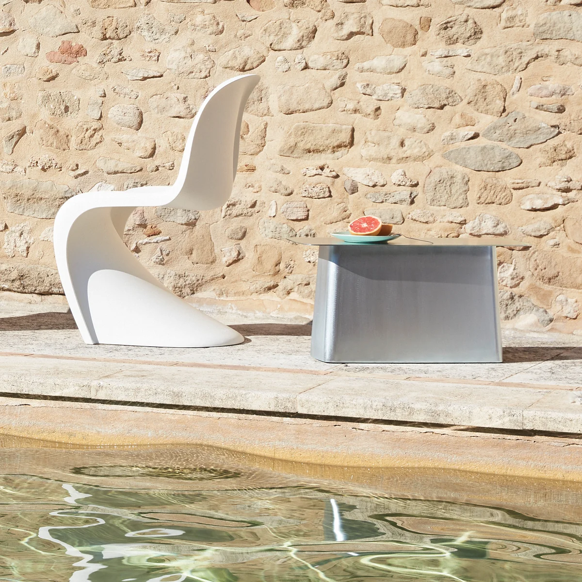 専用　vitra l Side Tables(屋内用) Mサイズ Metal Side Tables / メタル サイド テーブル | Official Vitra