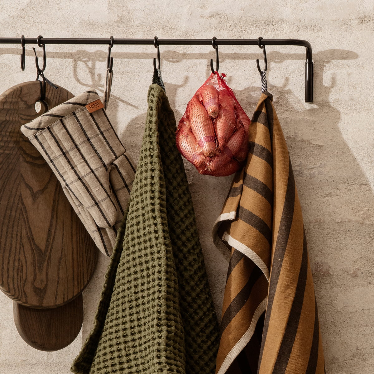Kitchen Linens  Tea Towels, Oven Mitts + Aprons - Terrain