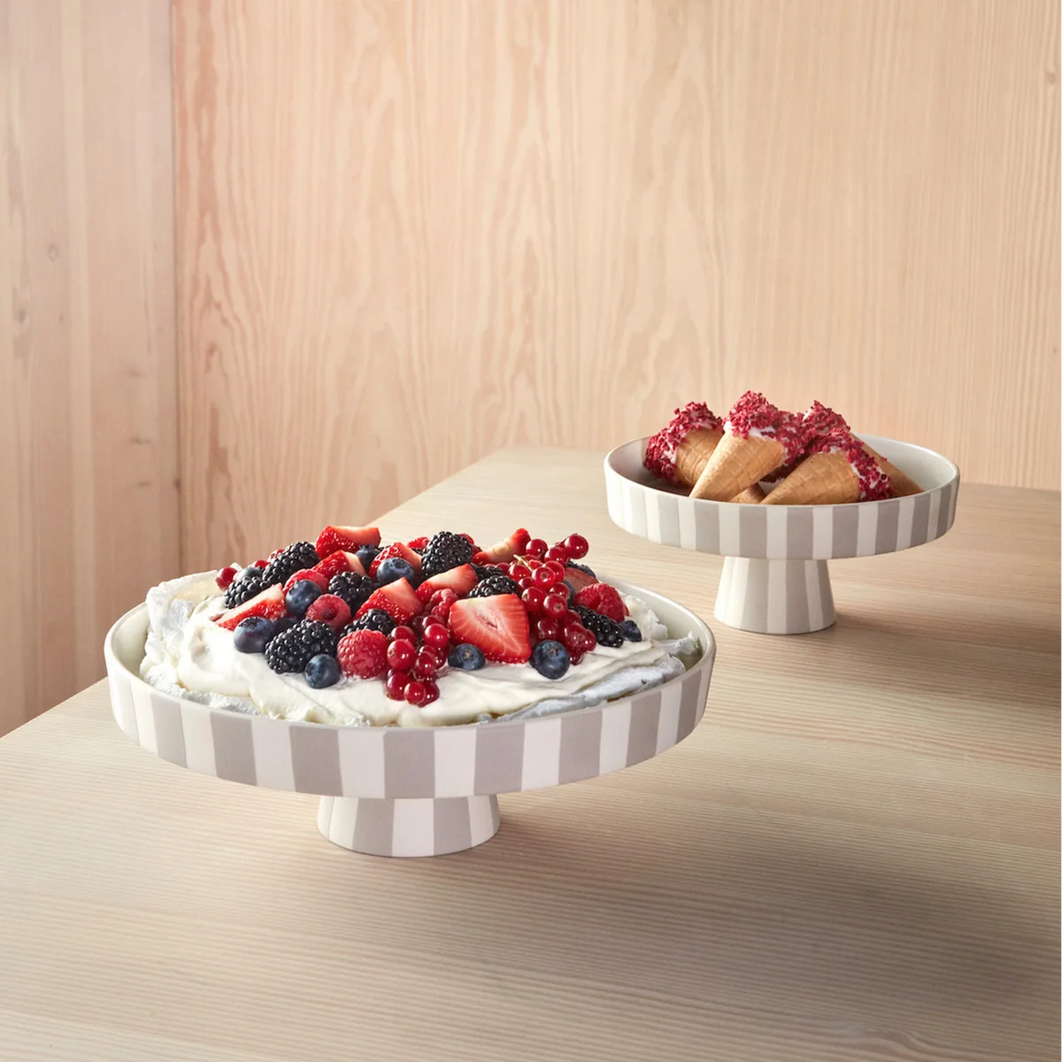 OYOY ケーキスタンド　Ø20 cm Clay OYOY ケーキスタンドØ20 cm Clay