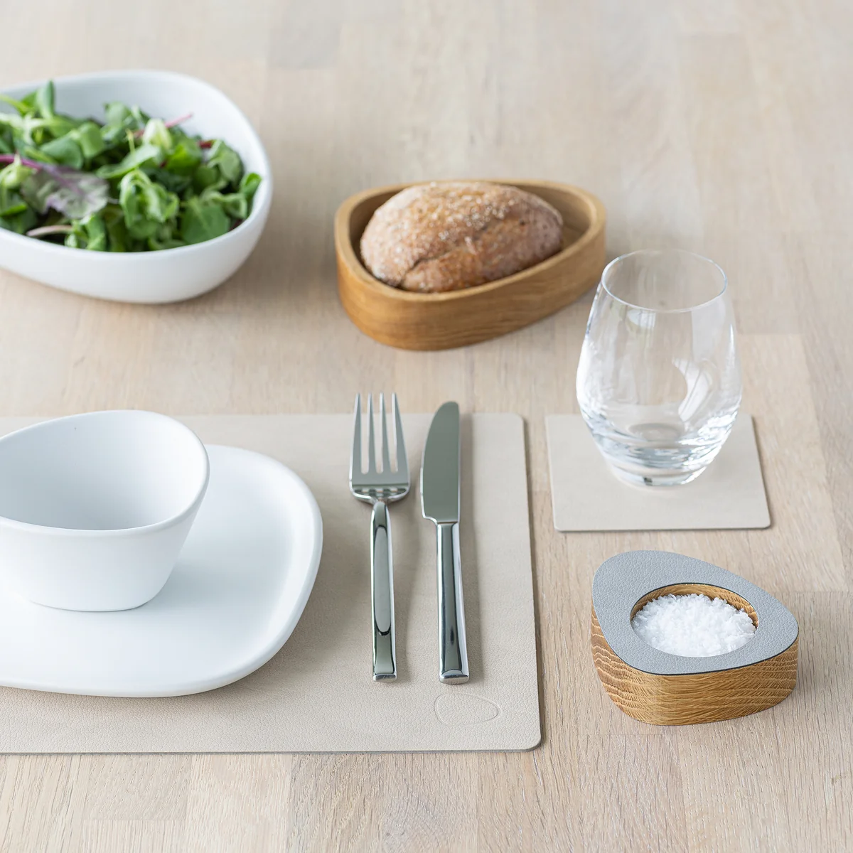 Placemat Square M from Lind DNA