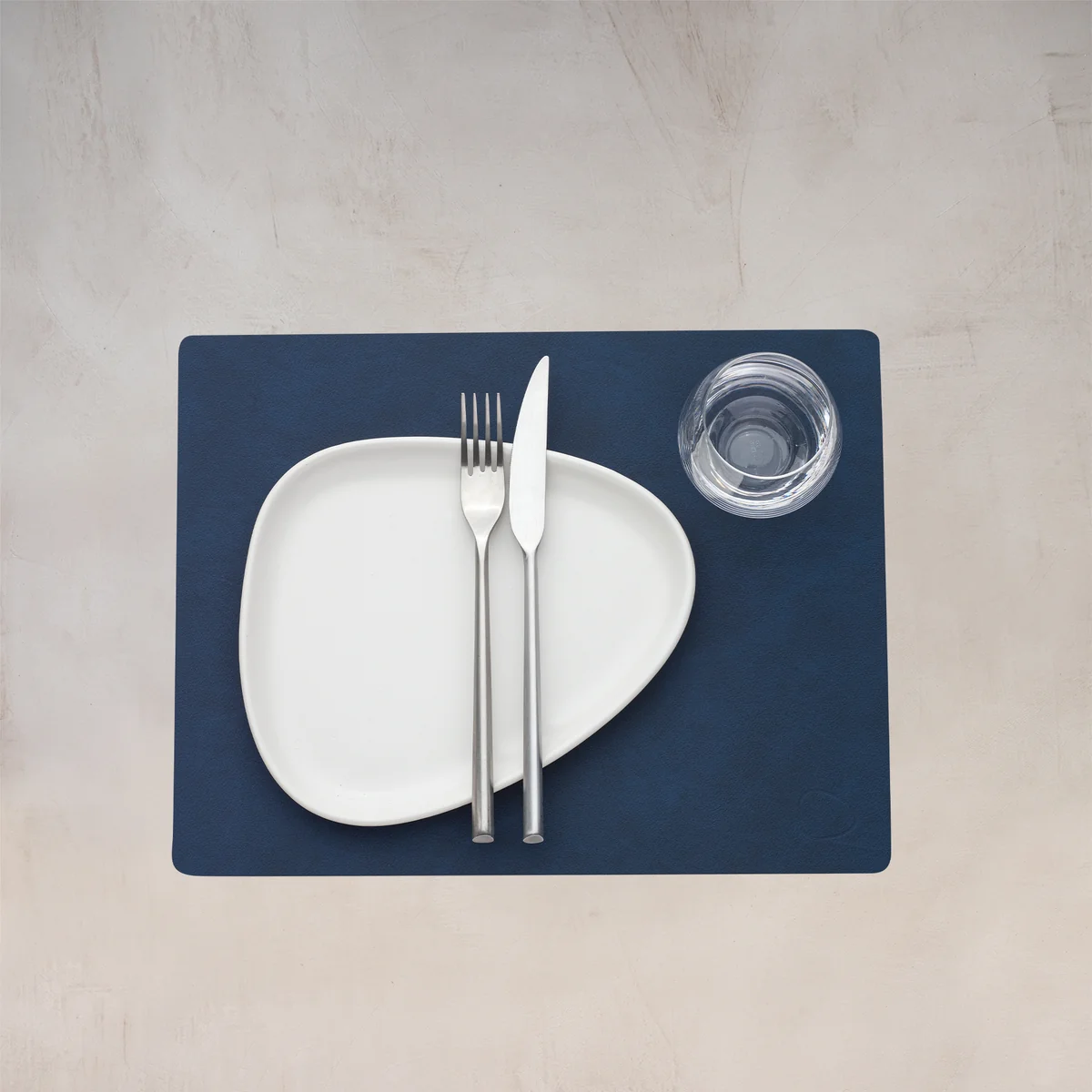 Placemat Square M from Lind DNA
