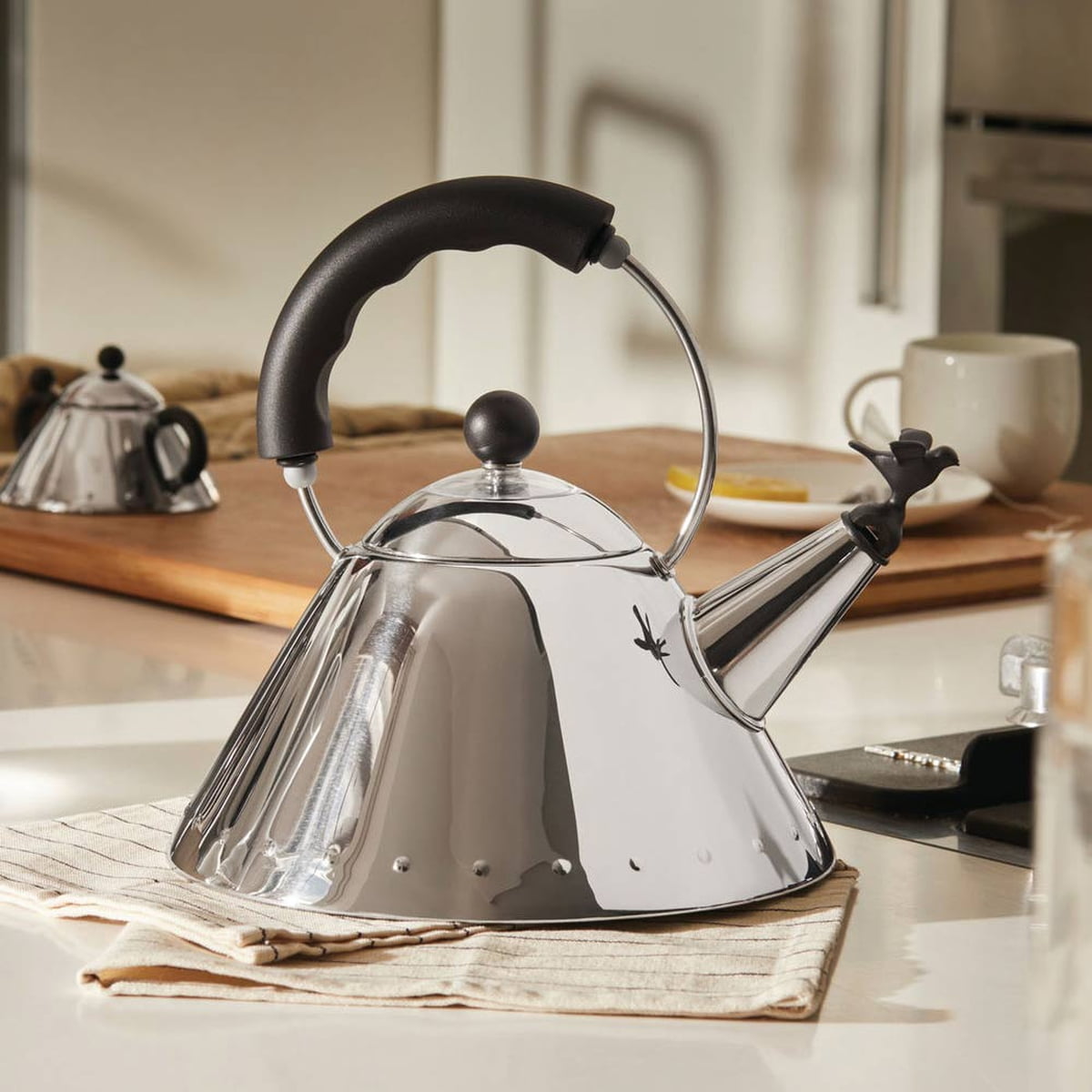 Alessi - 9093 Kettle | Connox