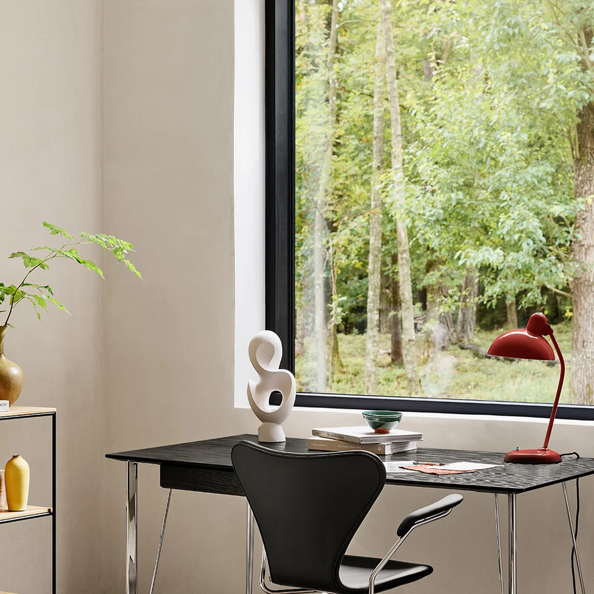 Fritz Hansen - KAISER idell 6556-T table lamp | Connox