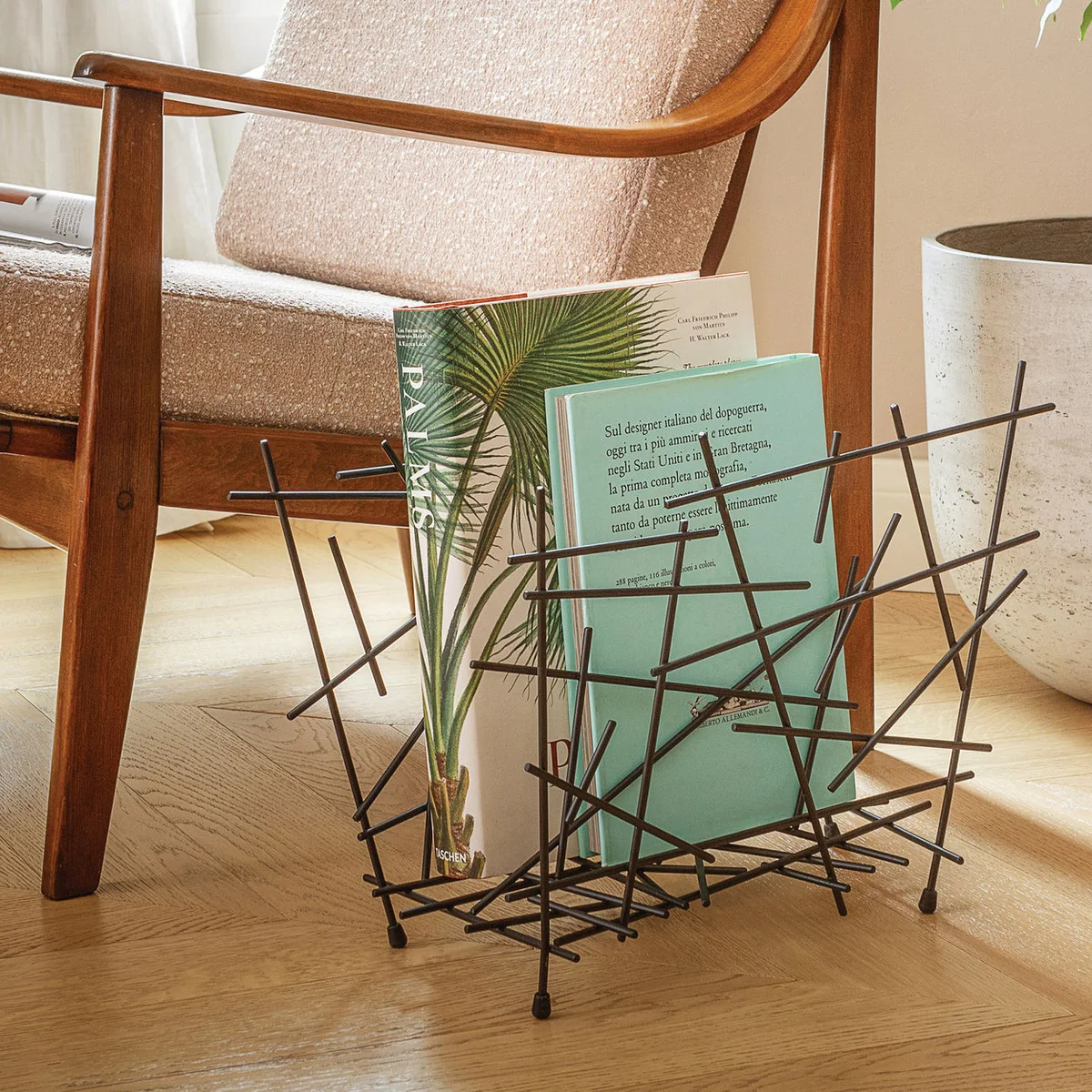 【ALESSI】 Blow up マガジンラック Alessi - Blow Up Magazine holder | Connox
