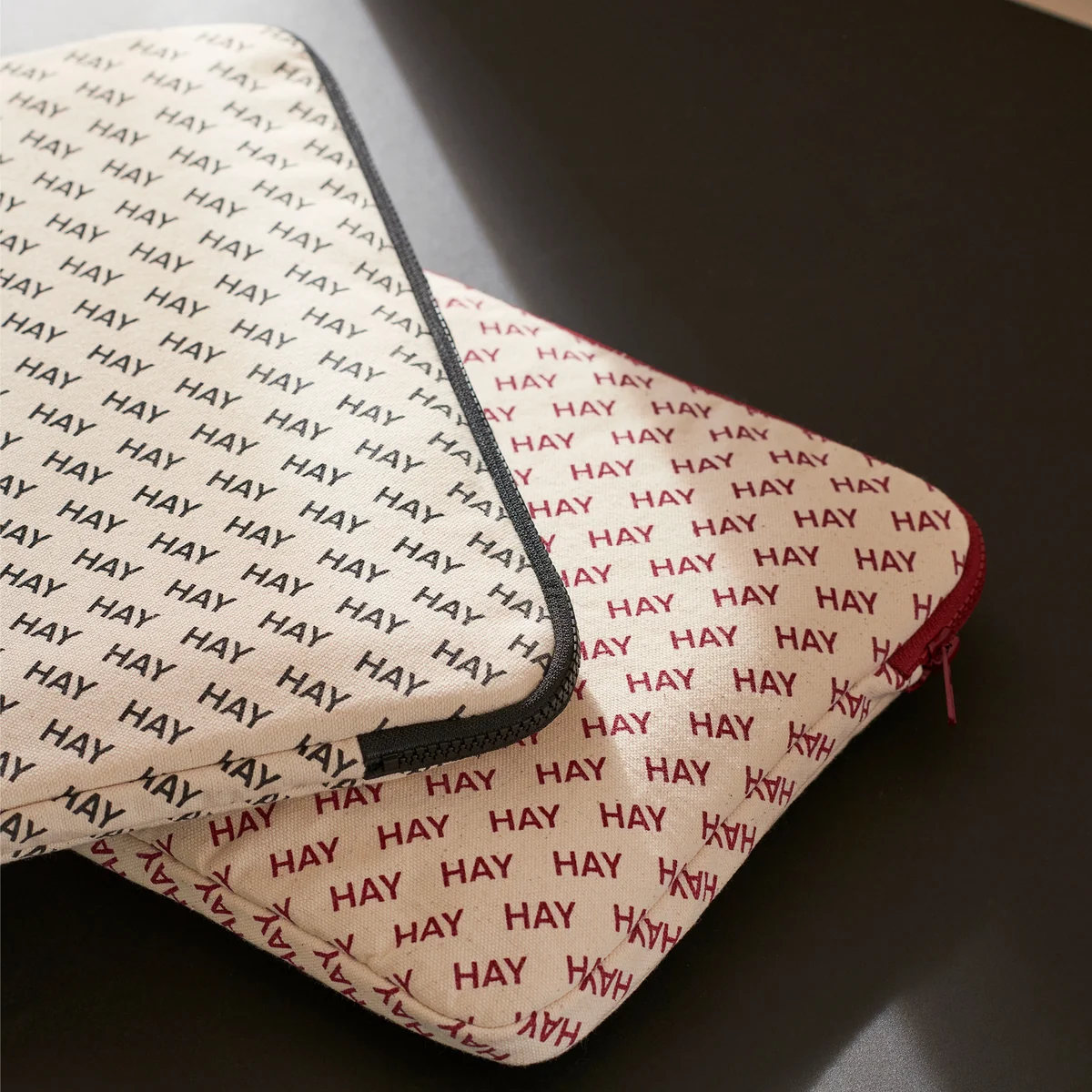 【HAY】LOGO LAPTOP COVER 13・14インチ ノートパソコンケース HAY - HAY Logo Laptop Cover | Connox