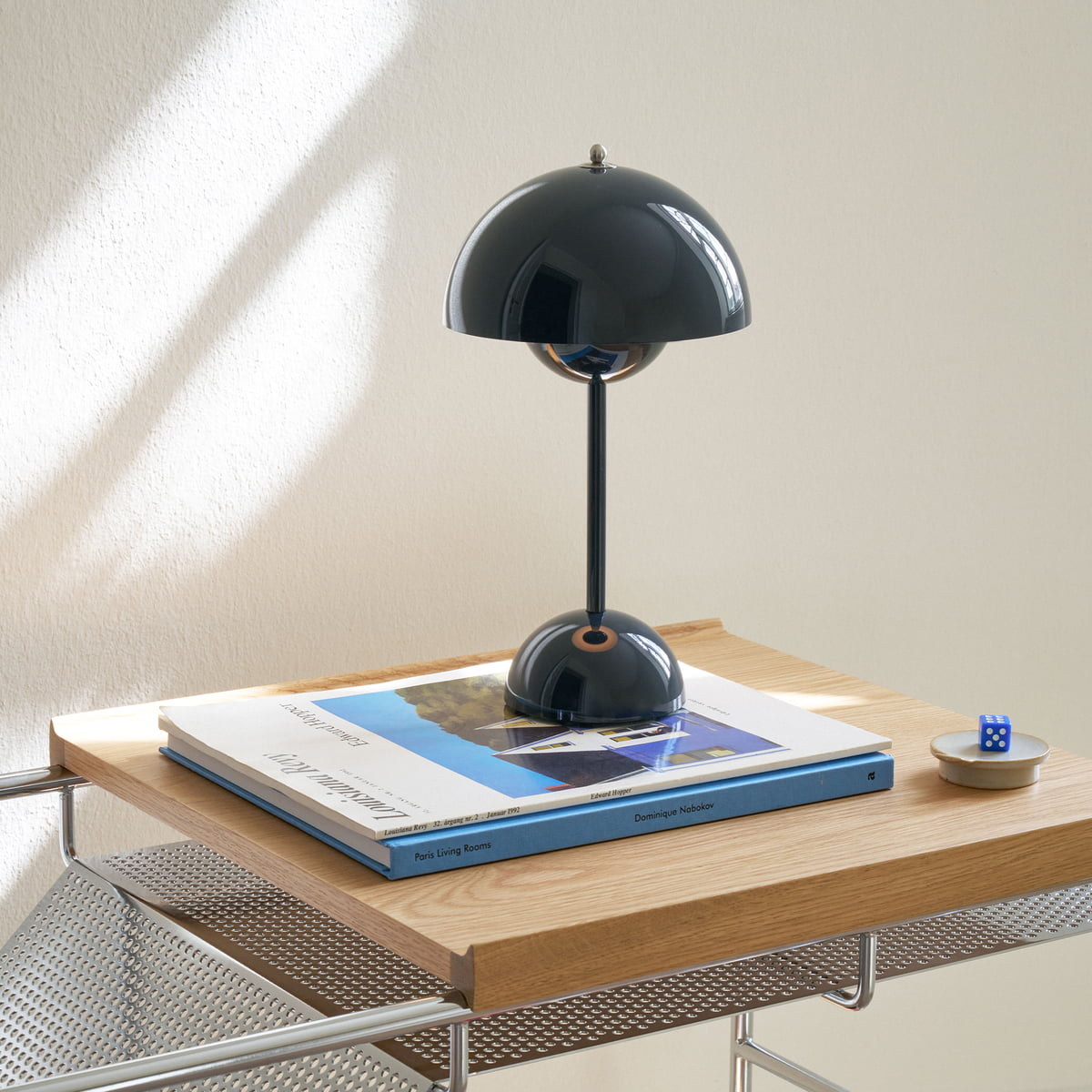 & Tradition - Flowerpot Battery Table Lamp VP9 | Connox