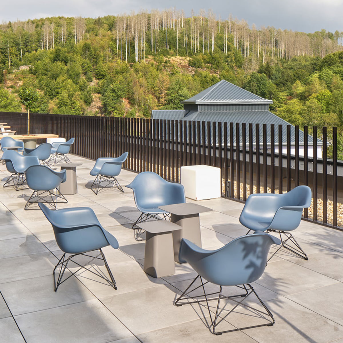 Vitra - Eames Plastic Armchair LAR | Connox