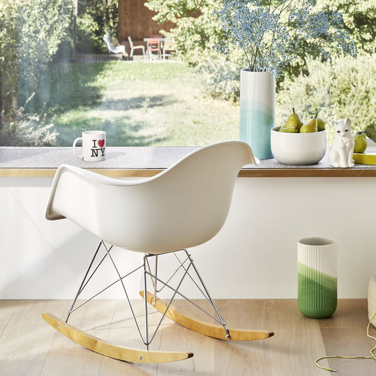 Vitra - Eames Plastic Armchair RAR | Connox