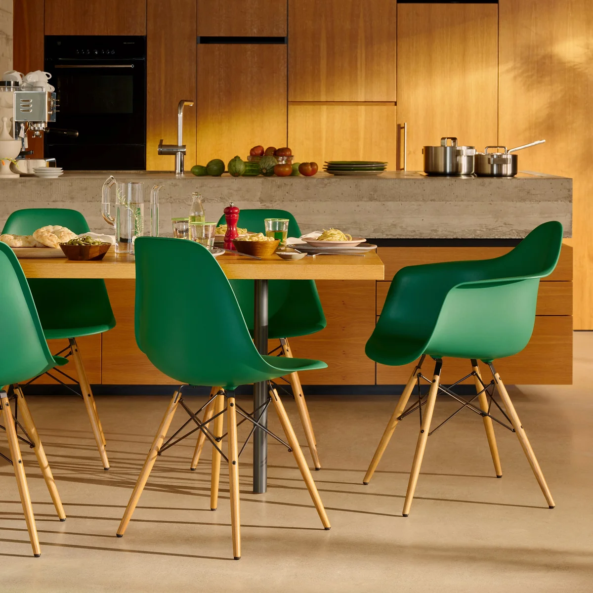 Vitra - Eames Plastic Side Chair DSX | Connox