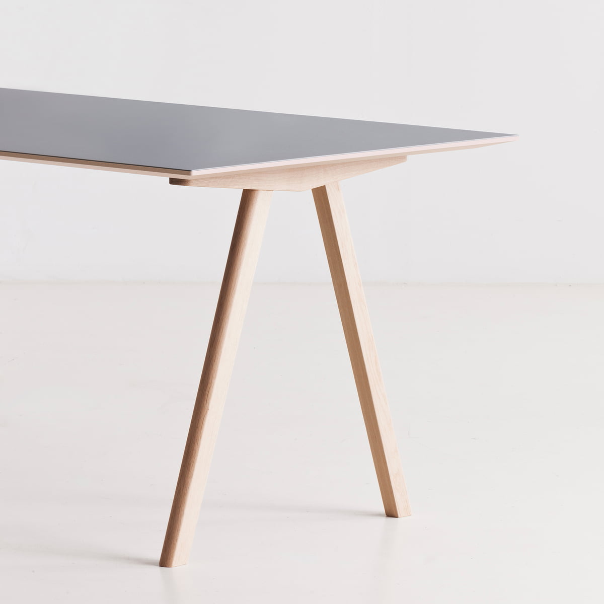 HAY - Copenhague CPH10 Table | Connox