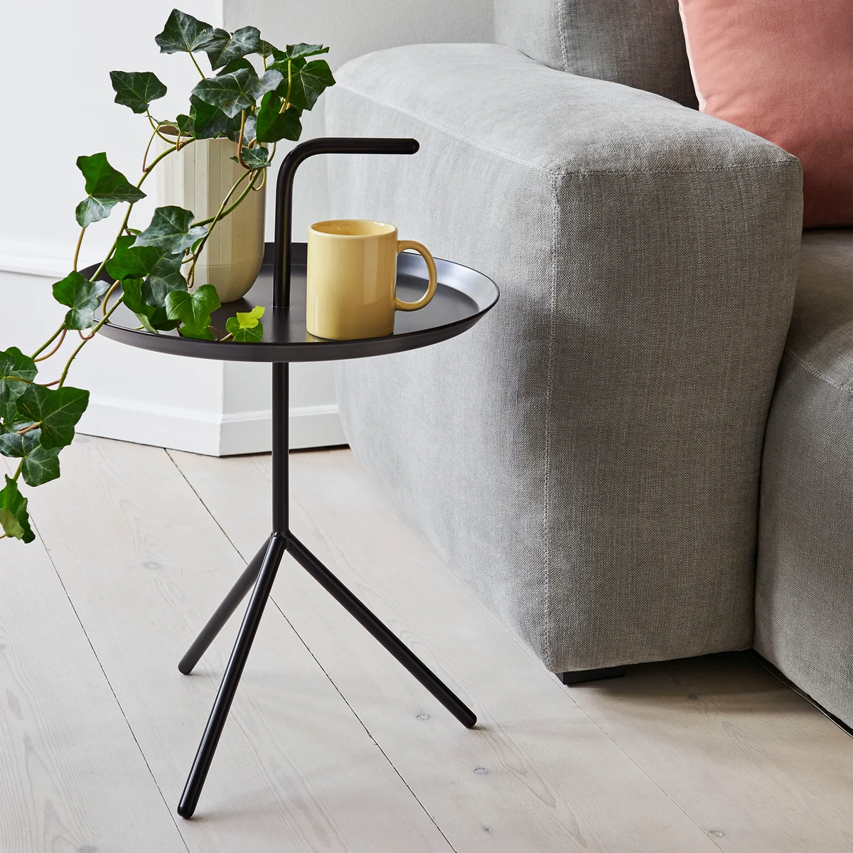 HAY ヘイDLM SIDE TABLE 黒 HAY - Dlm side table | Connox