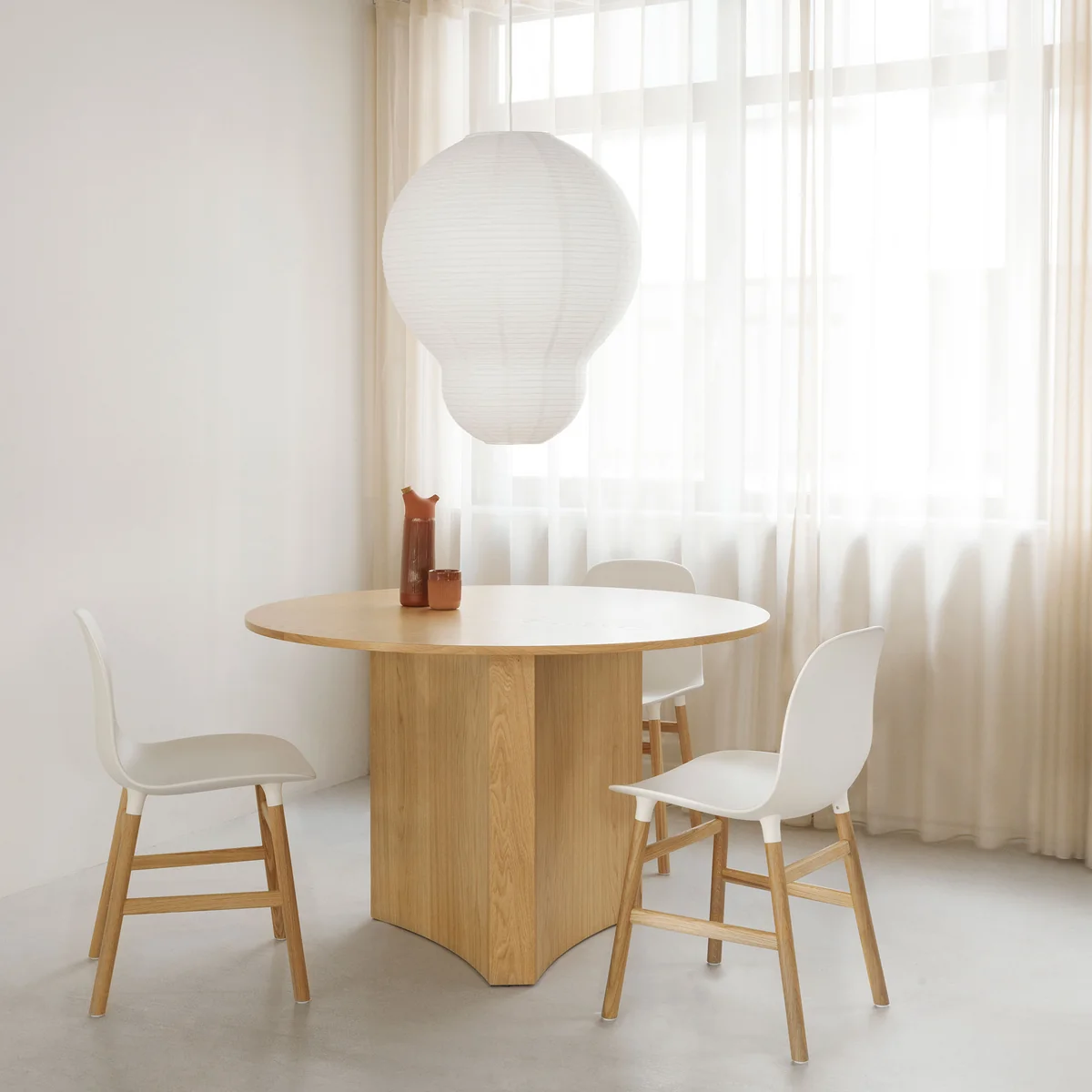 Form chair, oak / white by Normann Copenhagen