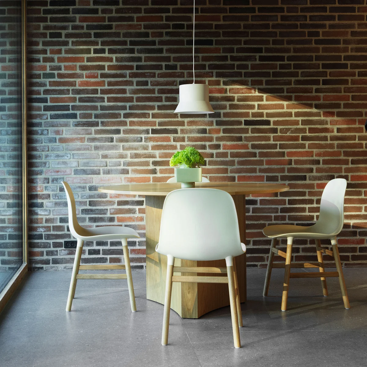 Form chair, oak / white by Normann Copenhagen