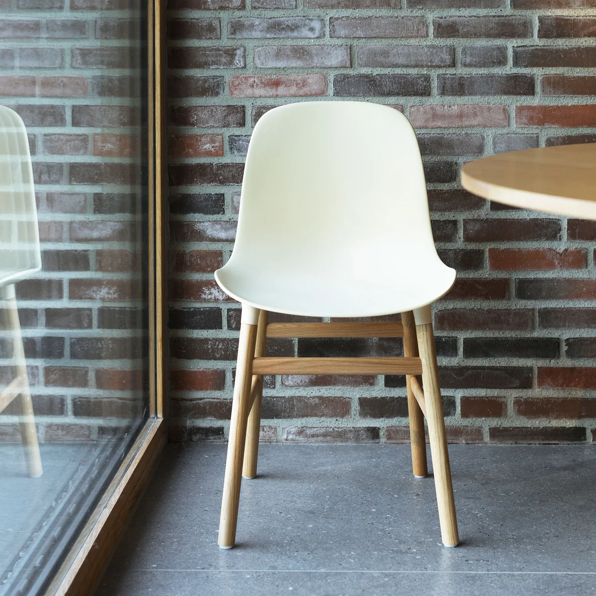 Form chair, oak / white by Normann Copenhagen