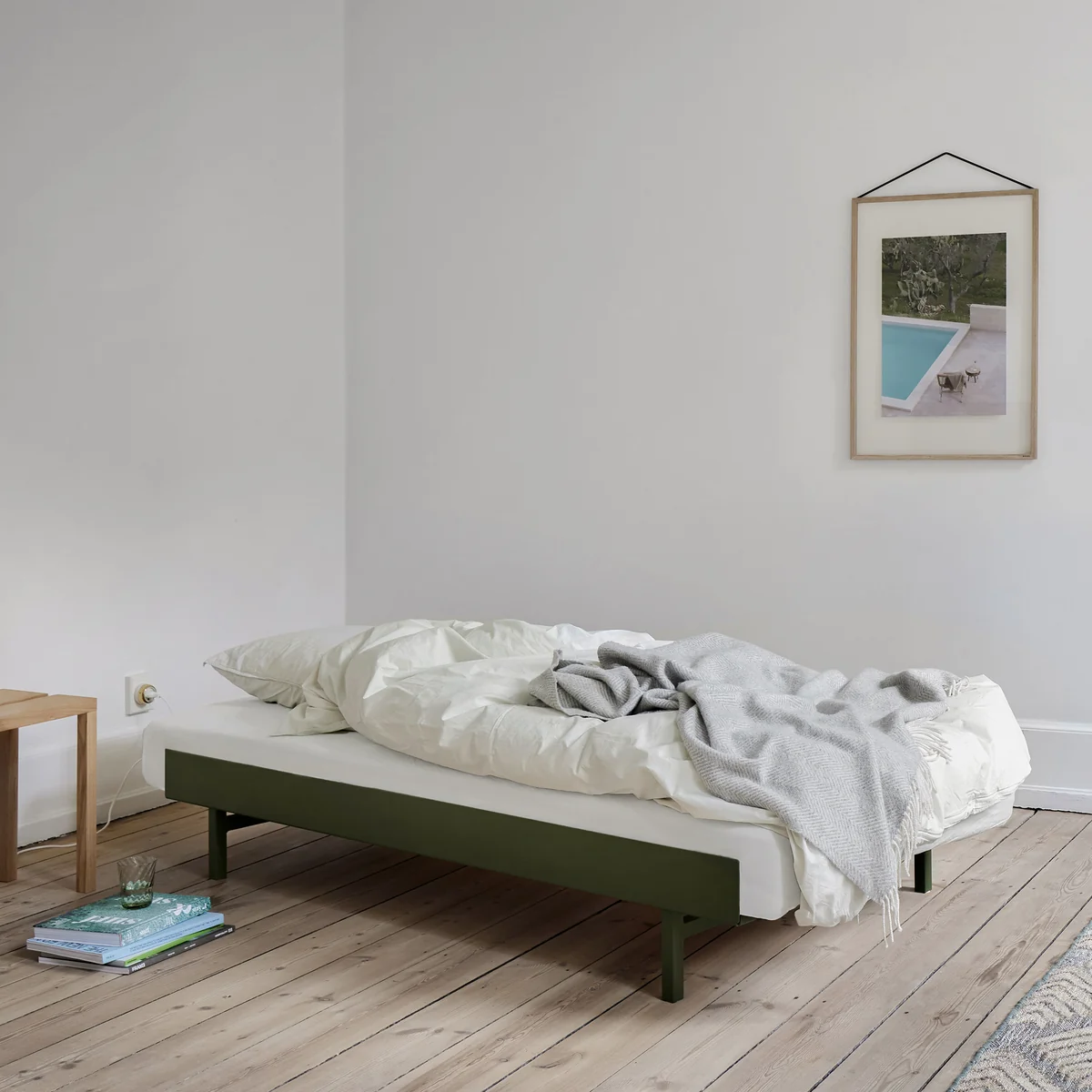 Moebe - Bed, 90 - 180 cm, H 39 cm / pine green