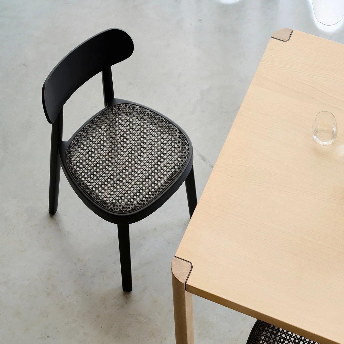 Thonet - 118 Chair | Connox