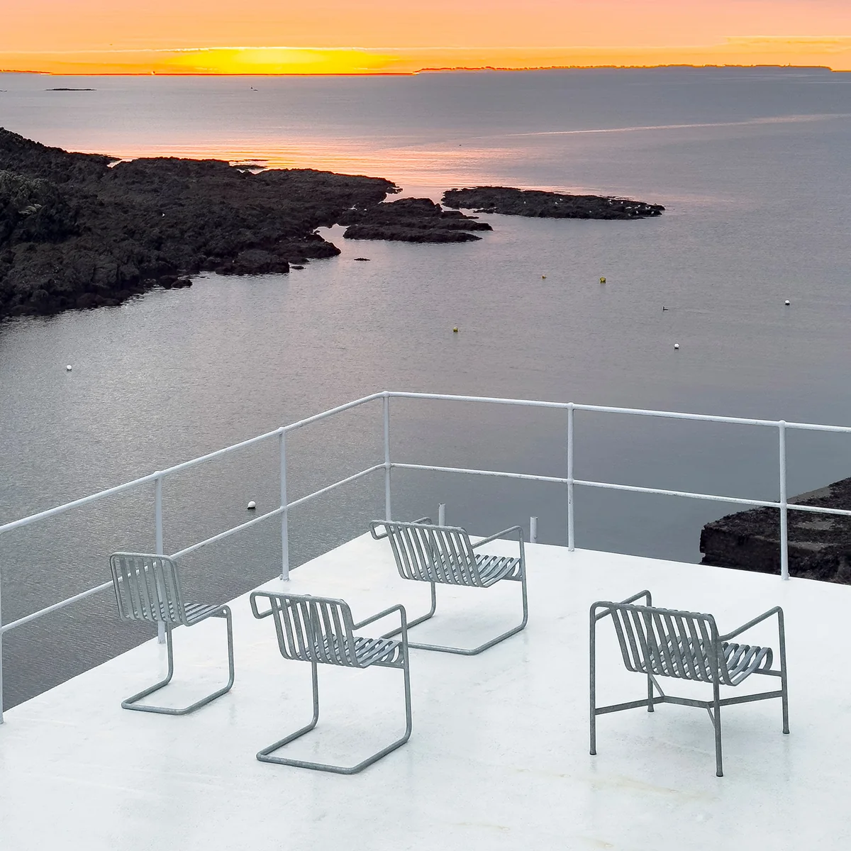 HAY - Palissade Cantilever Lounge Chair, Chair Low, Dining Armchair, Lounge Chair Low, hot galvanized