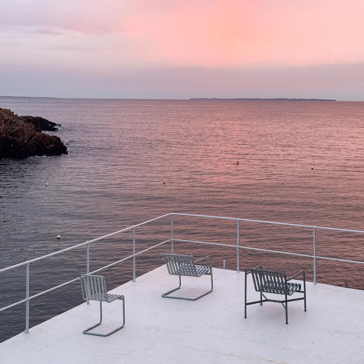 HAY - Palissade Cantilever Chair, Cantilever Dining Armchair, hot galvanized