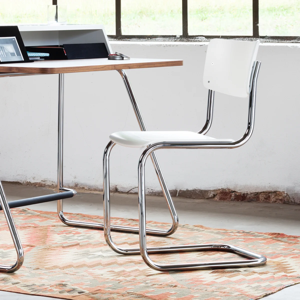 THONET / S43 ② Thonet - S 43 Cantilever chair | Connox