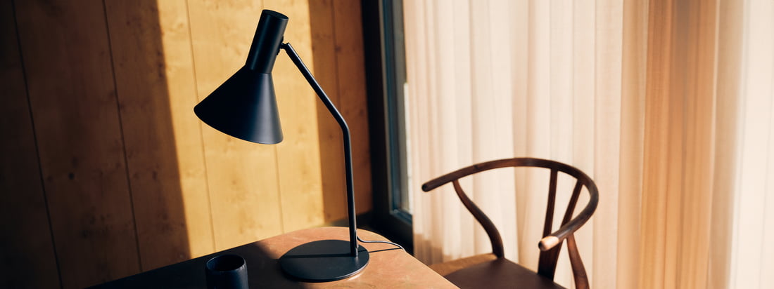 Designed by Toni Rie, Head of Design at Frandsen, the Lyss lamp is timeless and practical. The lampshade can be moved freely via the joint between shade and arm, the lamp itself is equipped with a stylish textile cable.