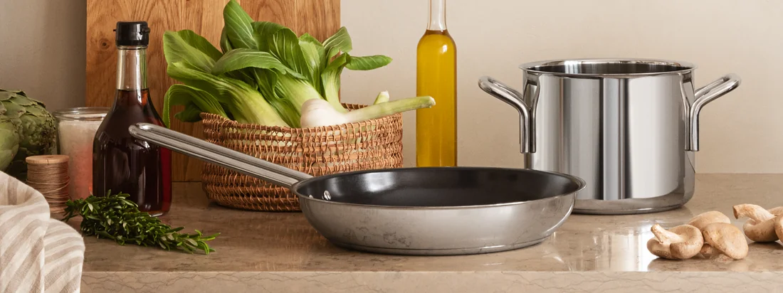 Steel Line convinces with the stylish appearance and the qualitative optimization of the classics from Eva Trio . Whether individually or in a set - the 1977 design is an eye-catcher in every kitchen.