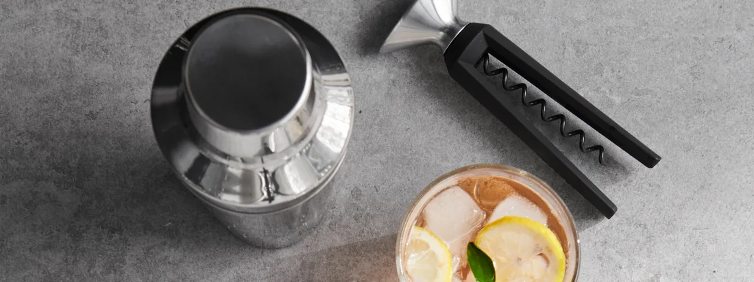 The Grand Cru Bar collection from Rosendahl in the ambience view. The stylish, coordinated, equipment is ideal as a gift for any cocktail lover.