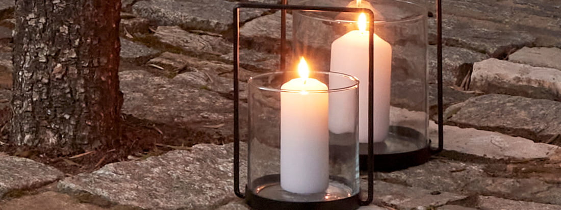 Collection metal lantern metal is a timeless candle holder for indoors and outdoors. The narrow frame serves not only as an artistic element, but also as a practical carrying handle.