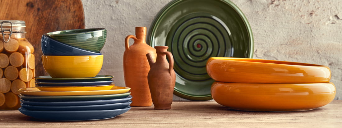The new tableware collection Colore is inspired by Kähler's proud tradition of craftsmanship and the ceramicists who made the very first bowls, cups and plates in the original Kähler pottery workshop.