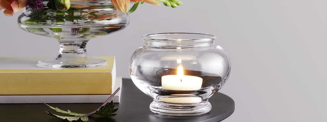 Nothing creates more coziness in a home than the light and glow of candles. Tealight holders, candlesticks but also candles there are endless color and material variants suitable for any interior style.