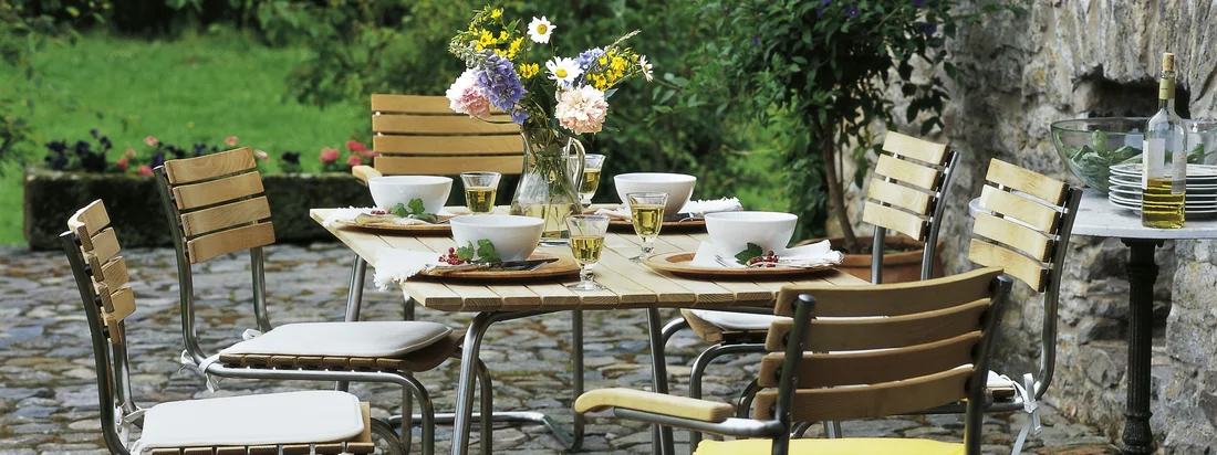 As soon as the days get longer and the nights milder, we are drawn outside. The living area is extended outside a bit more with every sunny day. Who doesn't love the fresh air and the gentle warmth of the first rays of sunshine? Balcony, terrace and garden are an important part of our quality of life.